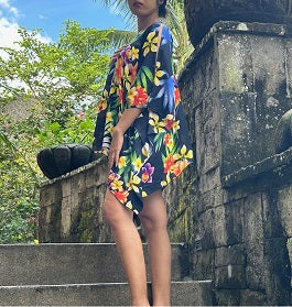 Women's Top w/ Colored Flowers (Floral)